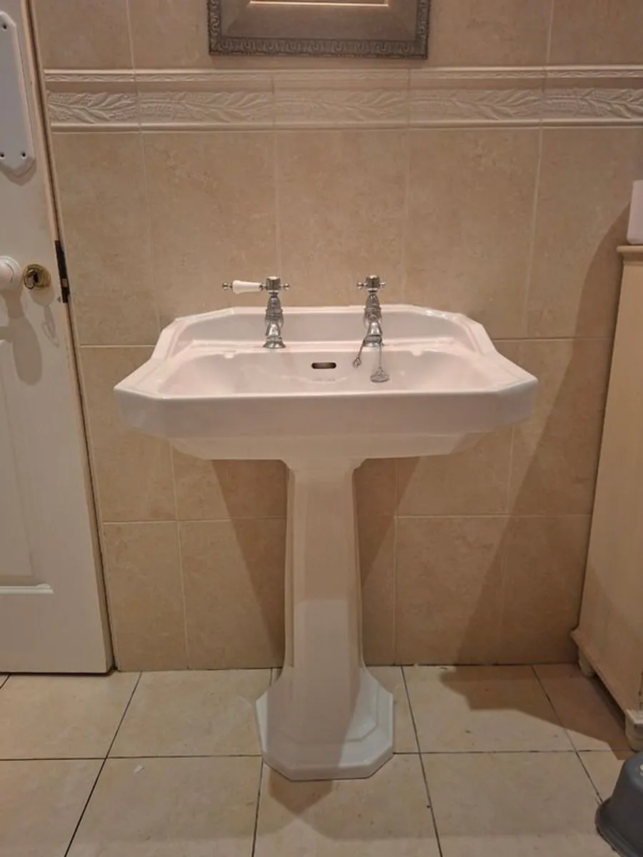 Heritage sink & toilet bathroom forsale - Image 1