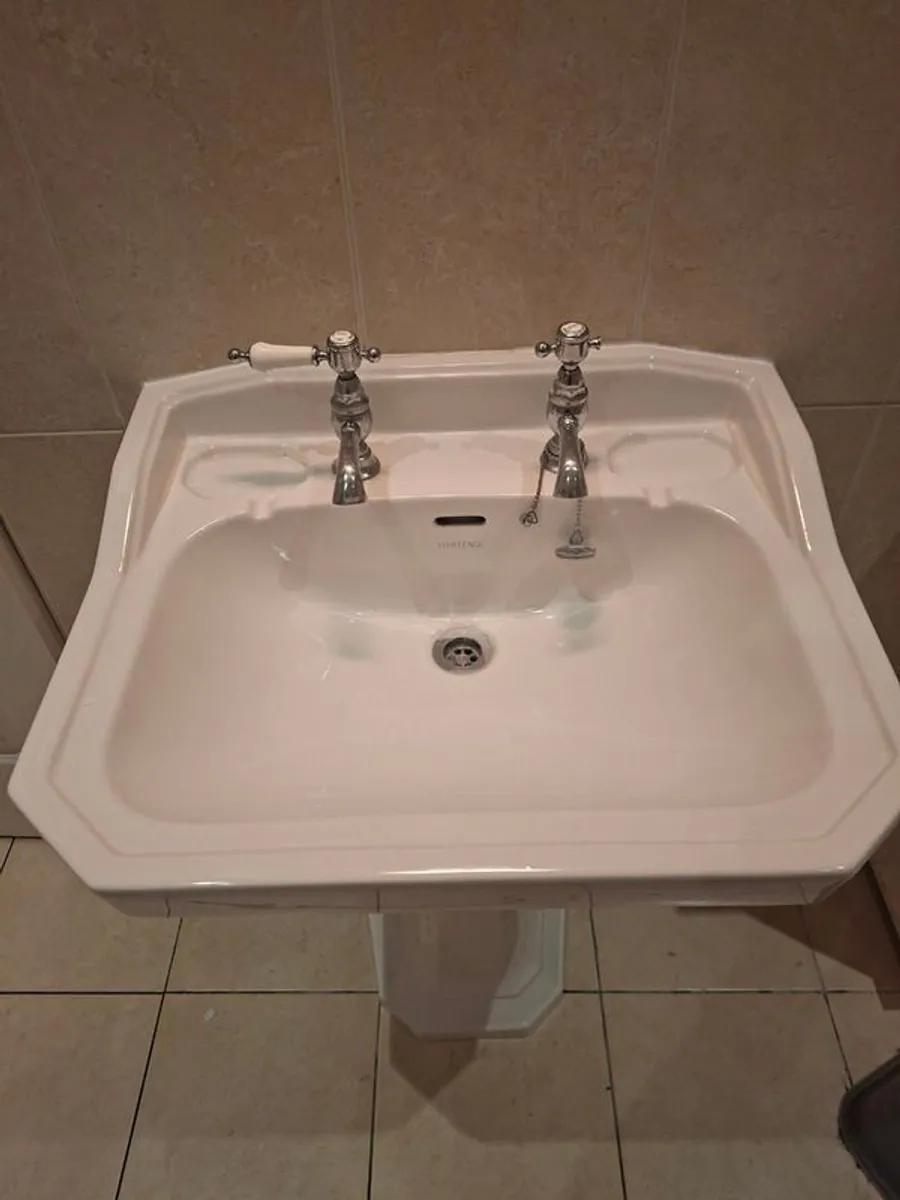Heritage sink & toilet bathroom forsale - Image 2