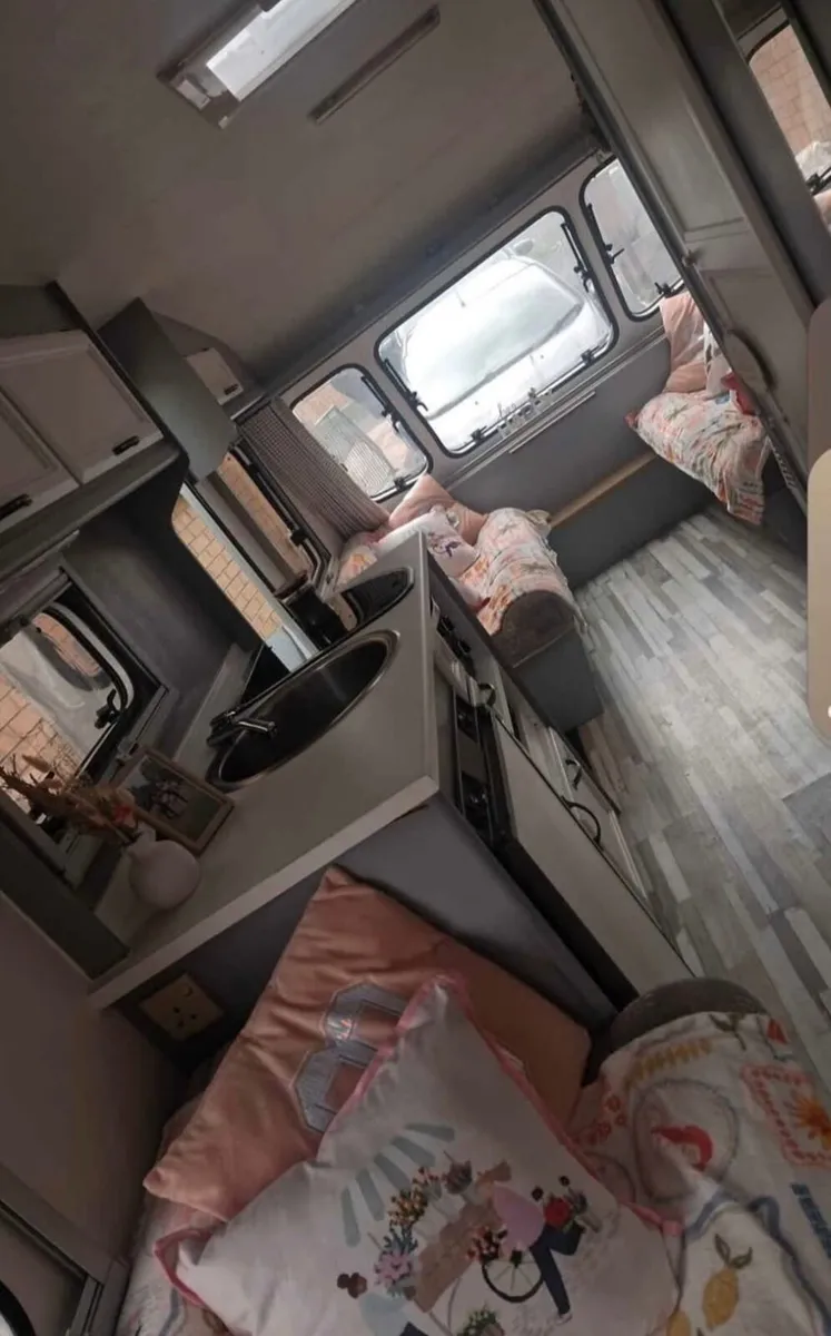 1995 Elddis 6 berth caravan - Image 4