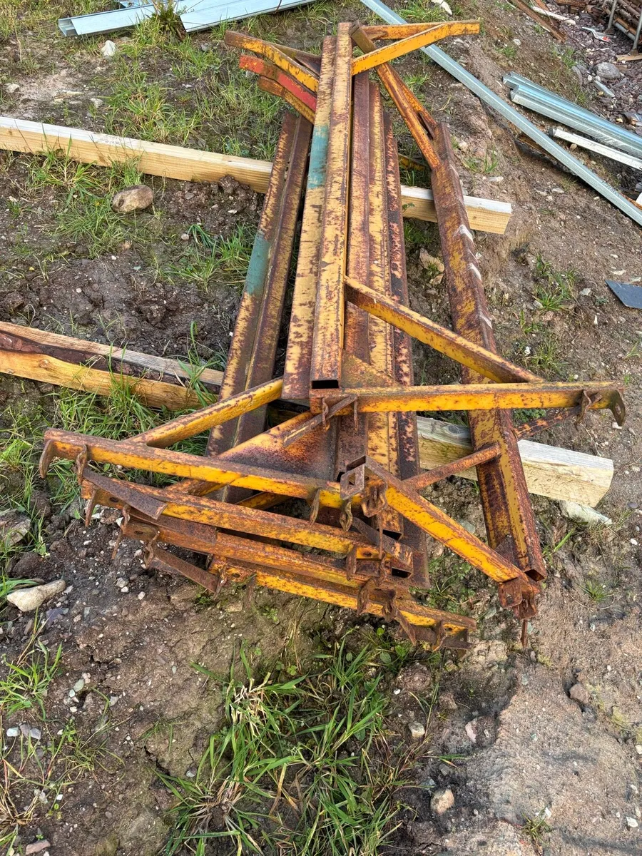 Loading bay transoms - Image 2