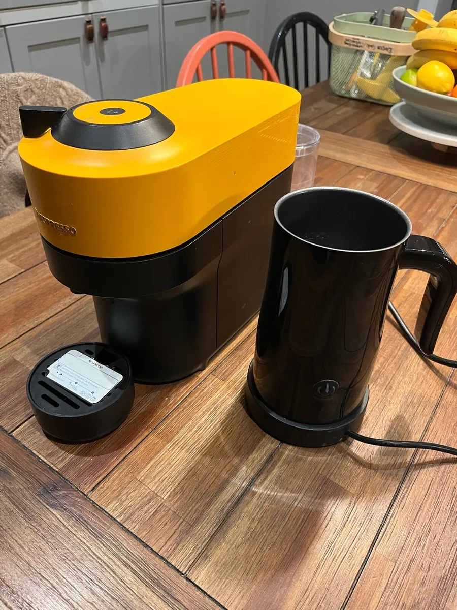 Nespresso Virtuo and milk frother