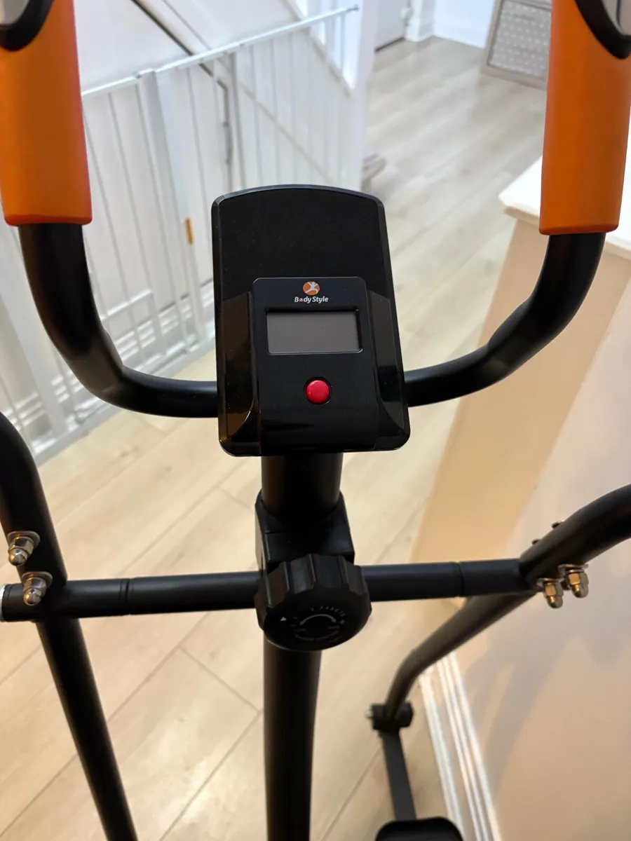 Cross Trainer - Image 1