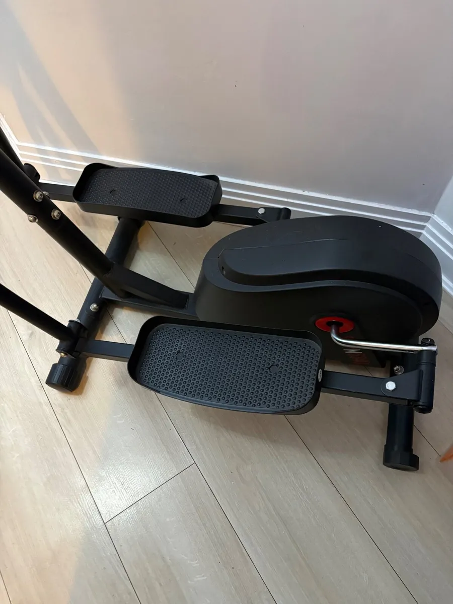 Cross Trainer - Image 2