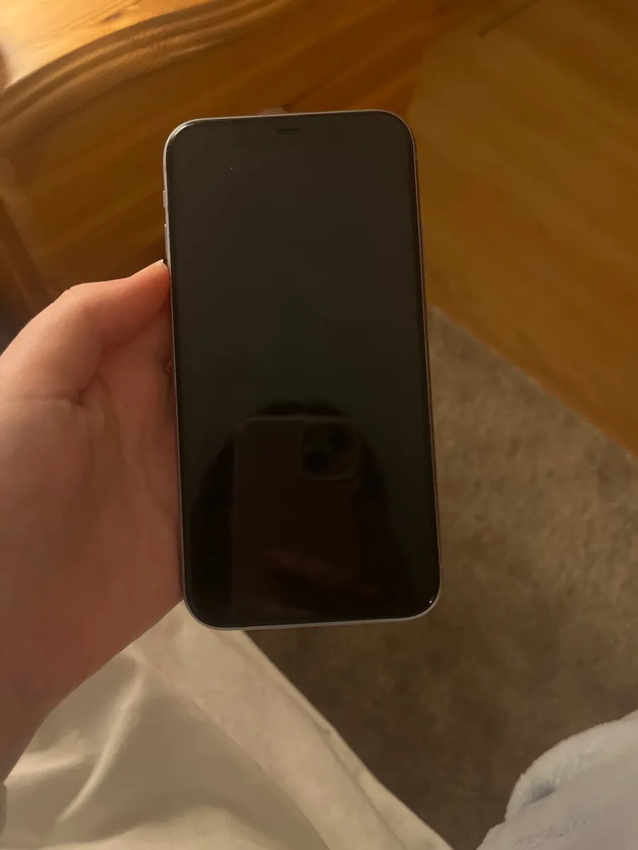 IPhone 11 - Image 2