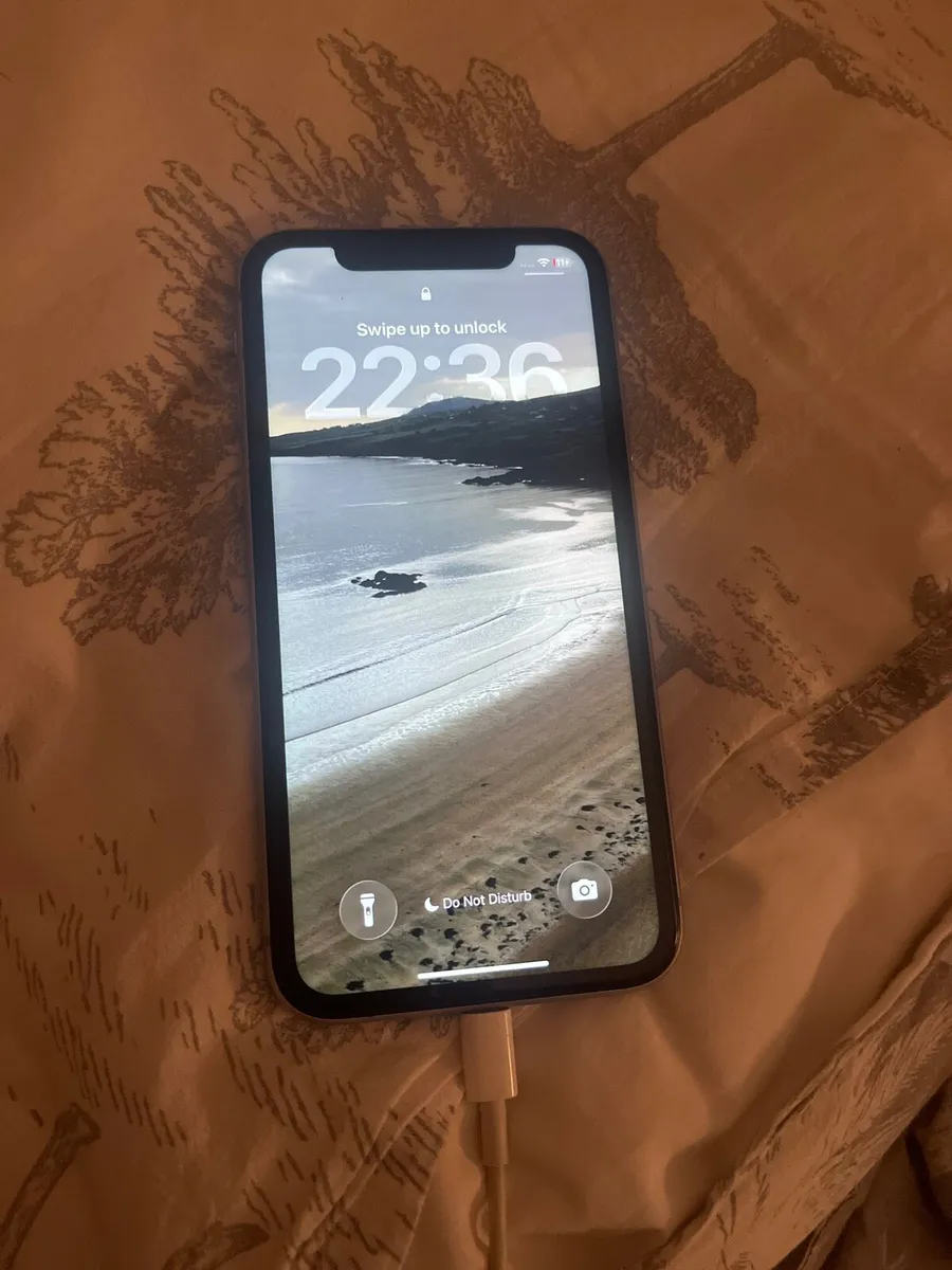 IPhone 11 - Image 3
