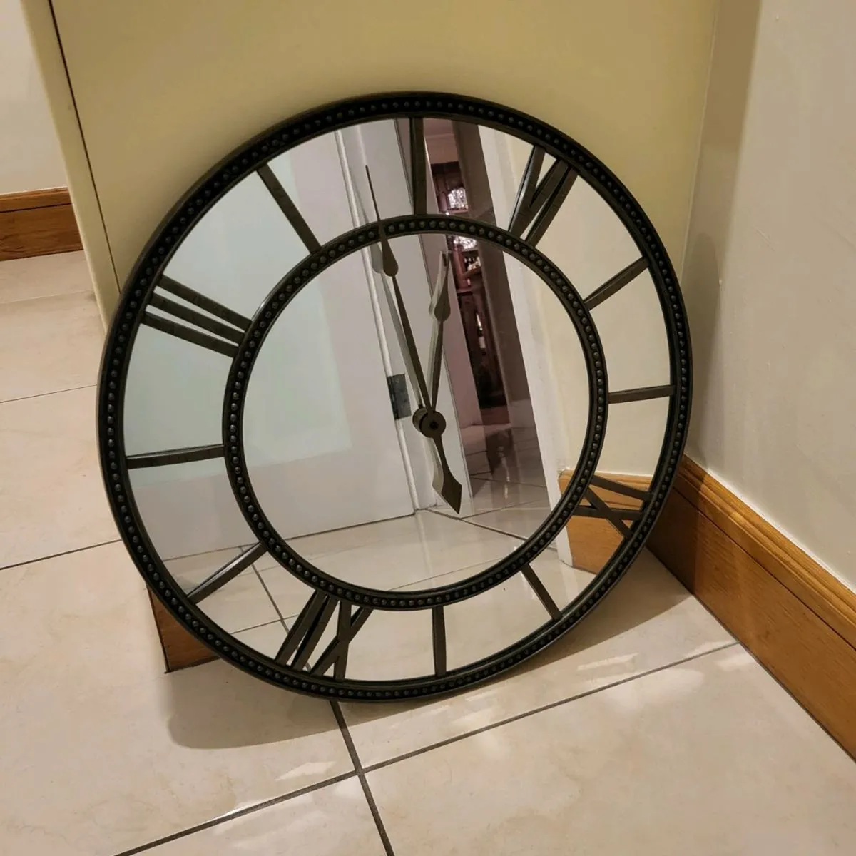 Mirror Clock - Image 1
