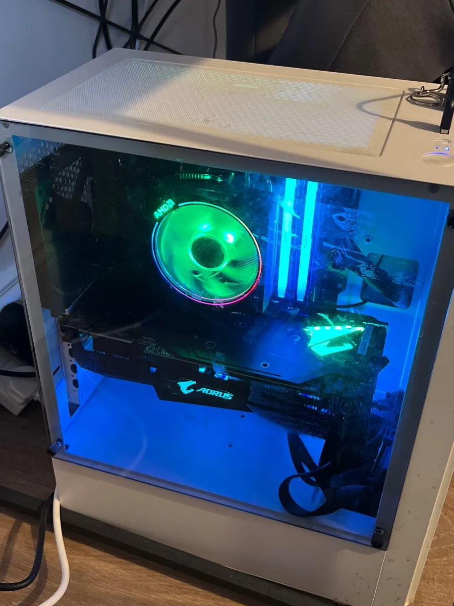Pc with Monitors R7 RTX2080 ti - Image 3
