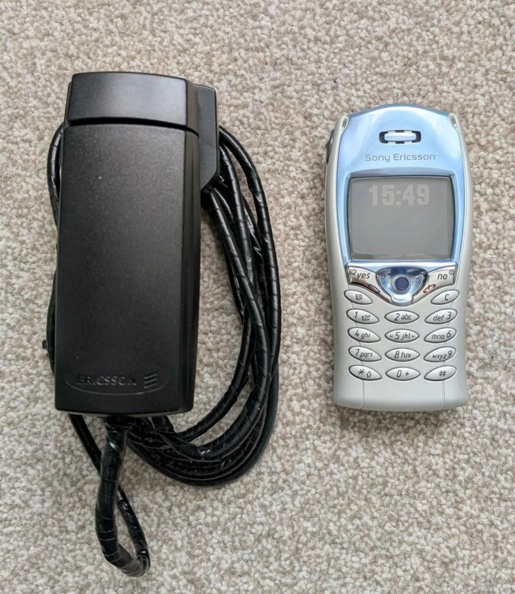 Sony Ericsson T68m - Image 1
