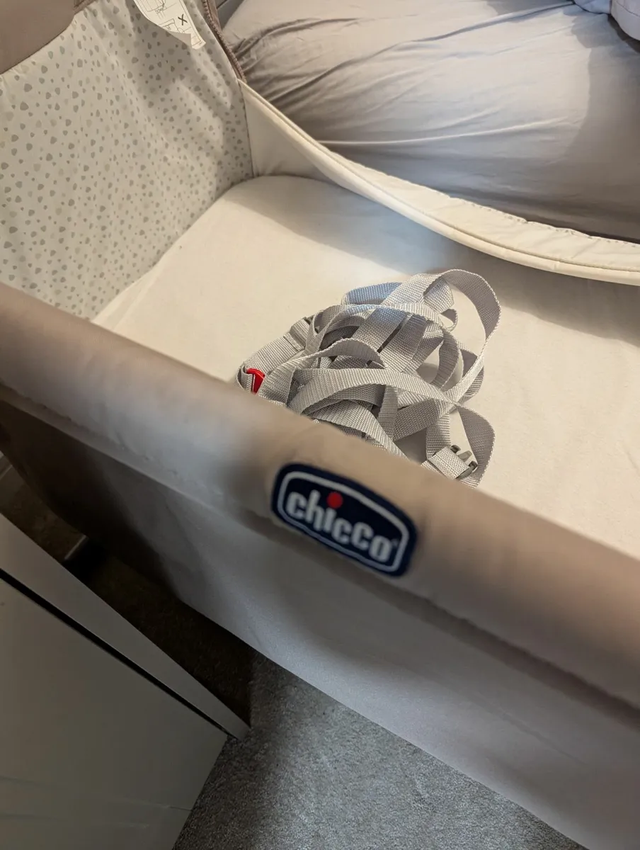 Chicco next2me co sleeper - Image 1