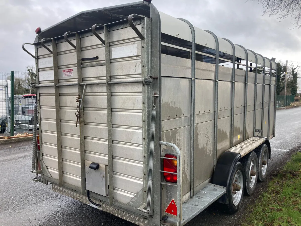 09/10 Hudson 16x6 Tri axle Cattle Trailer - Image 3
