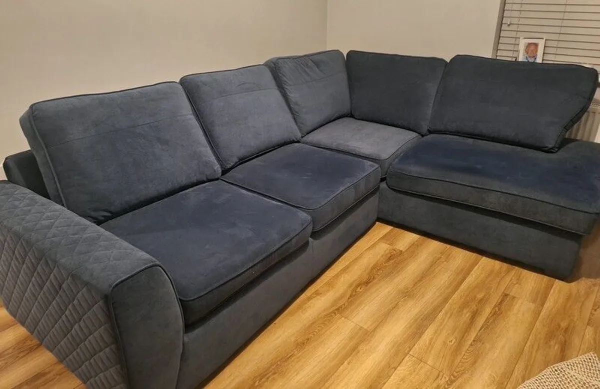 Navy corner couch - Image 1