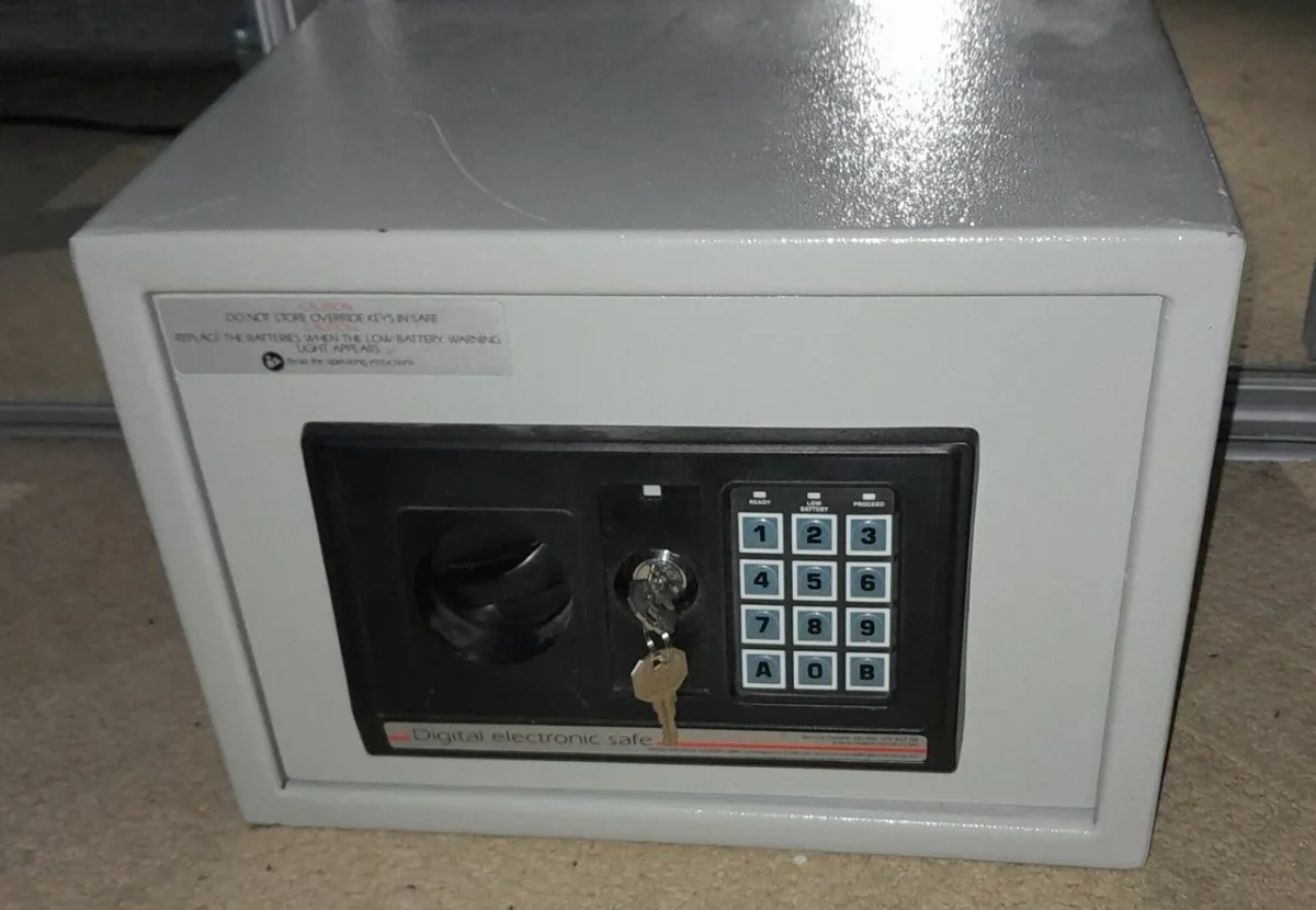 Digital Electronic Safe - Image 1