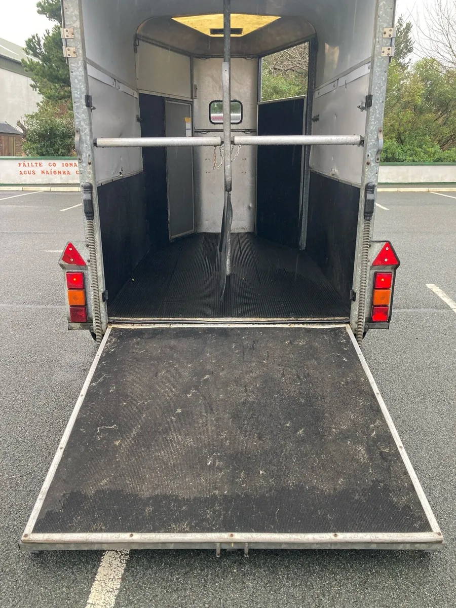 Ifor Williams horse box - Image 3