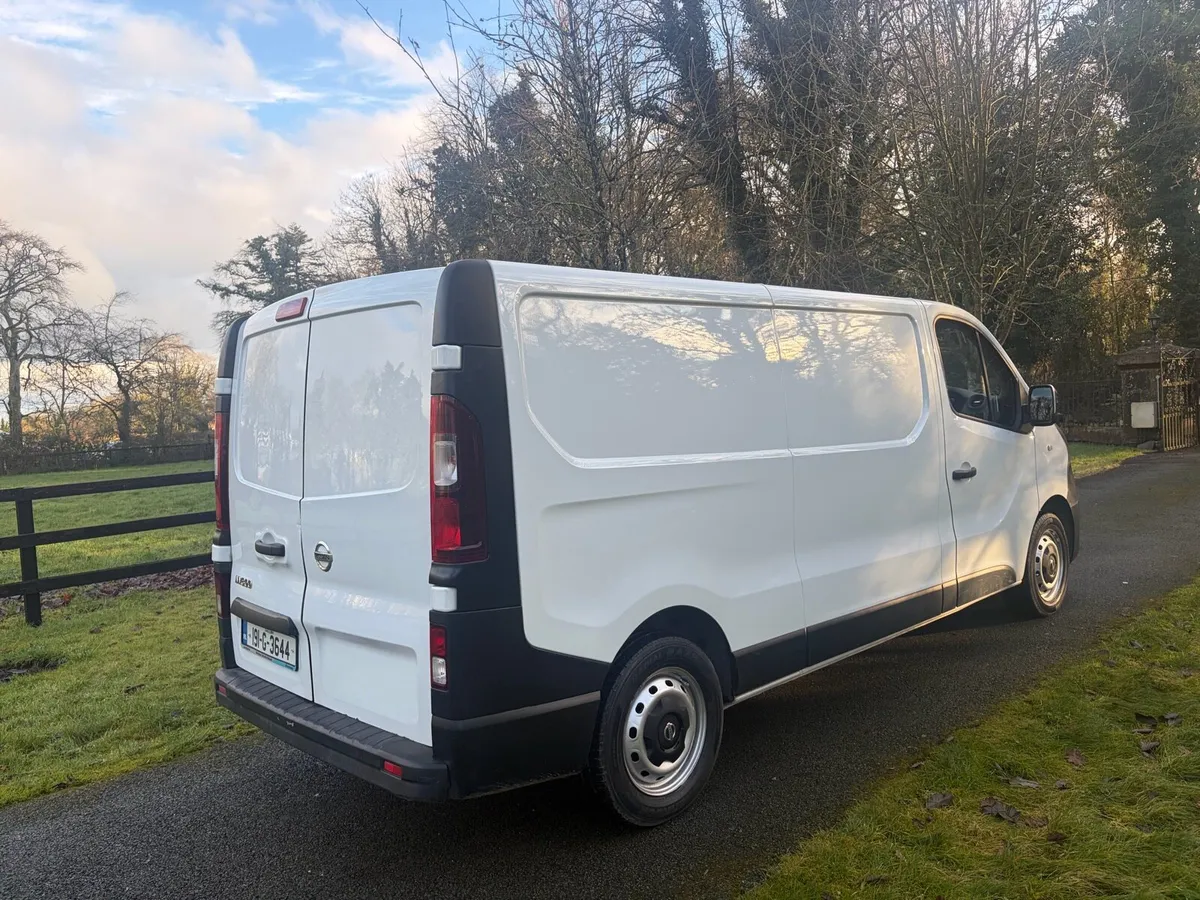 2019 Nissan nv300 tax 06/26 doe 08/26 - Image 4