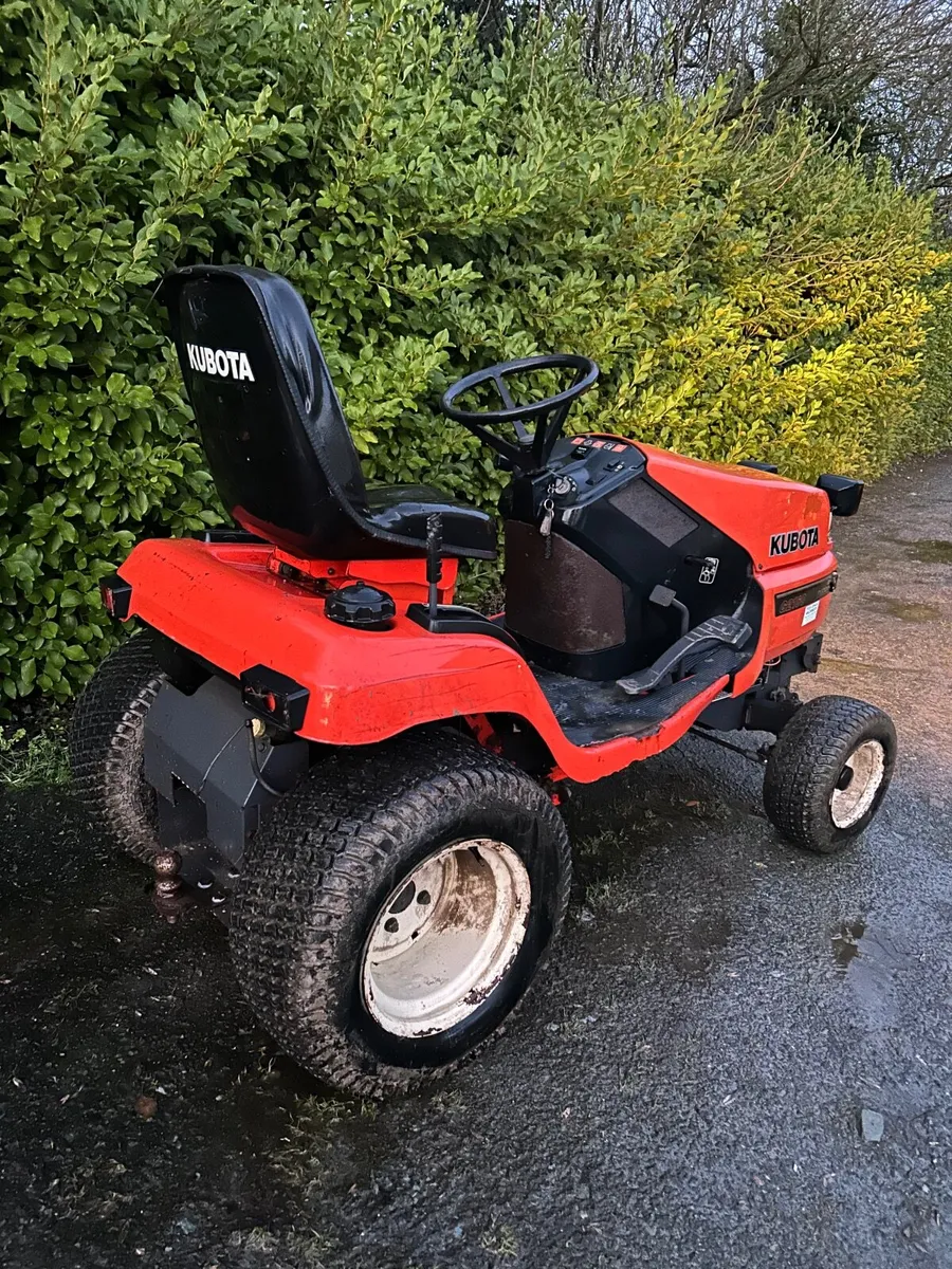 Kubota gt160 deisel tractor lawnmower - Image 4