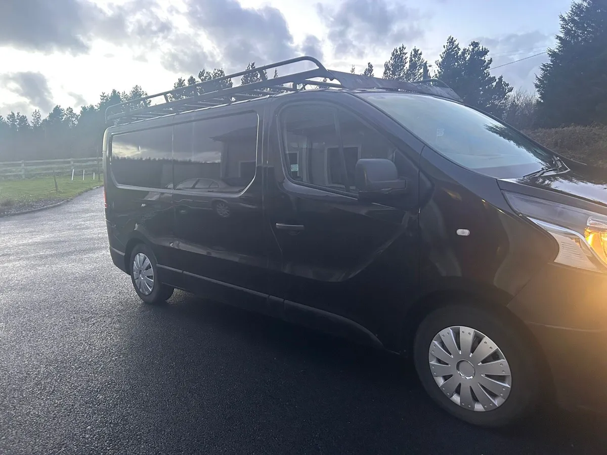 Nissan nv 300 low miles crvt til aug - Image 1