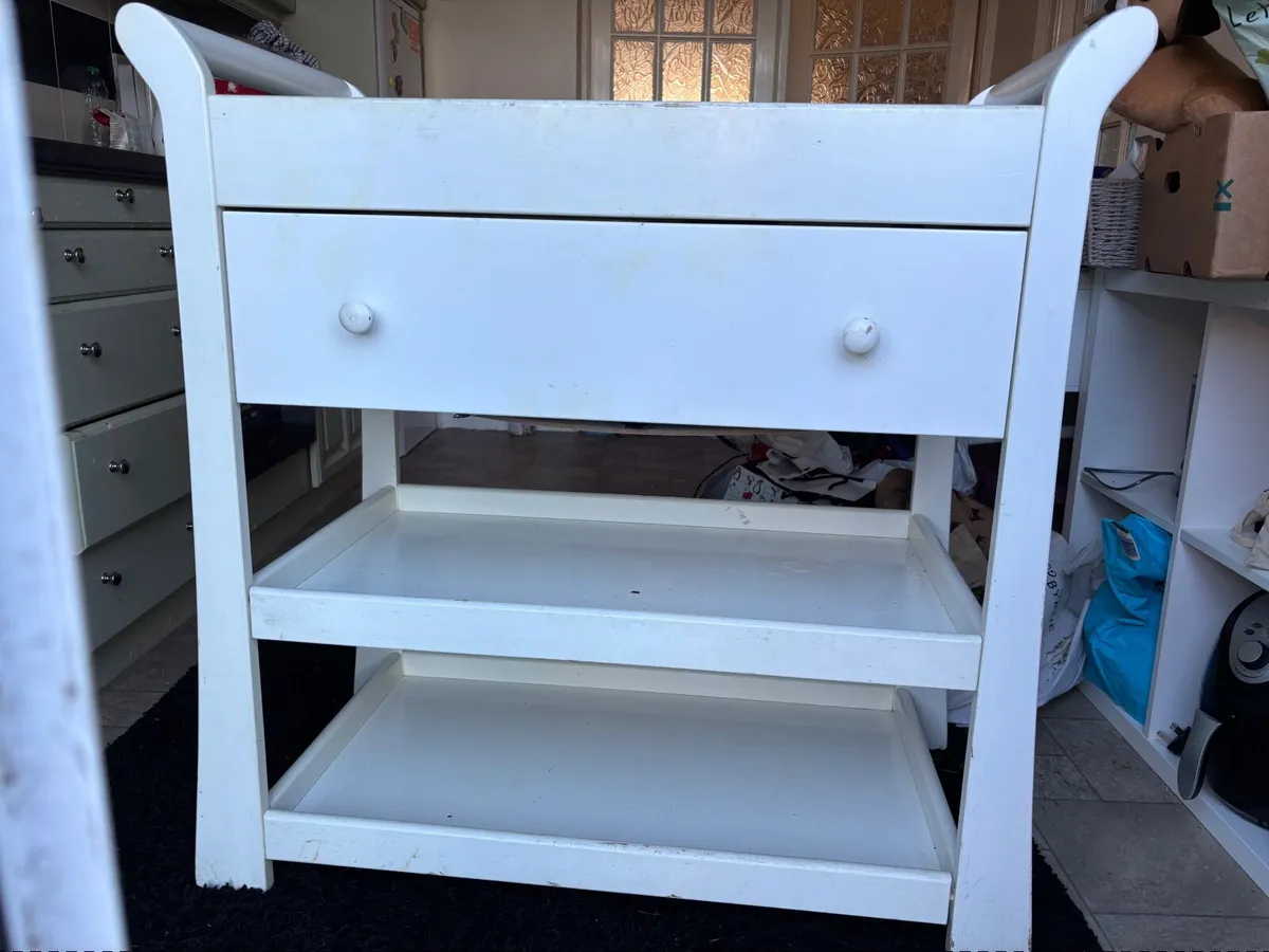 Baby changing unit - Image 1