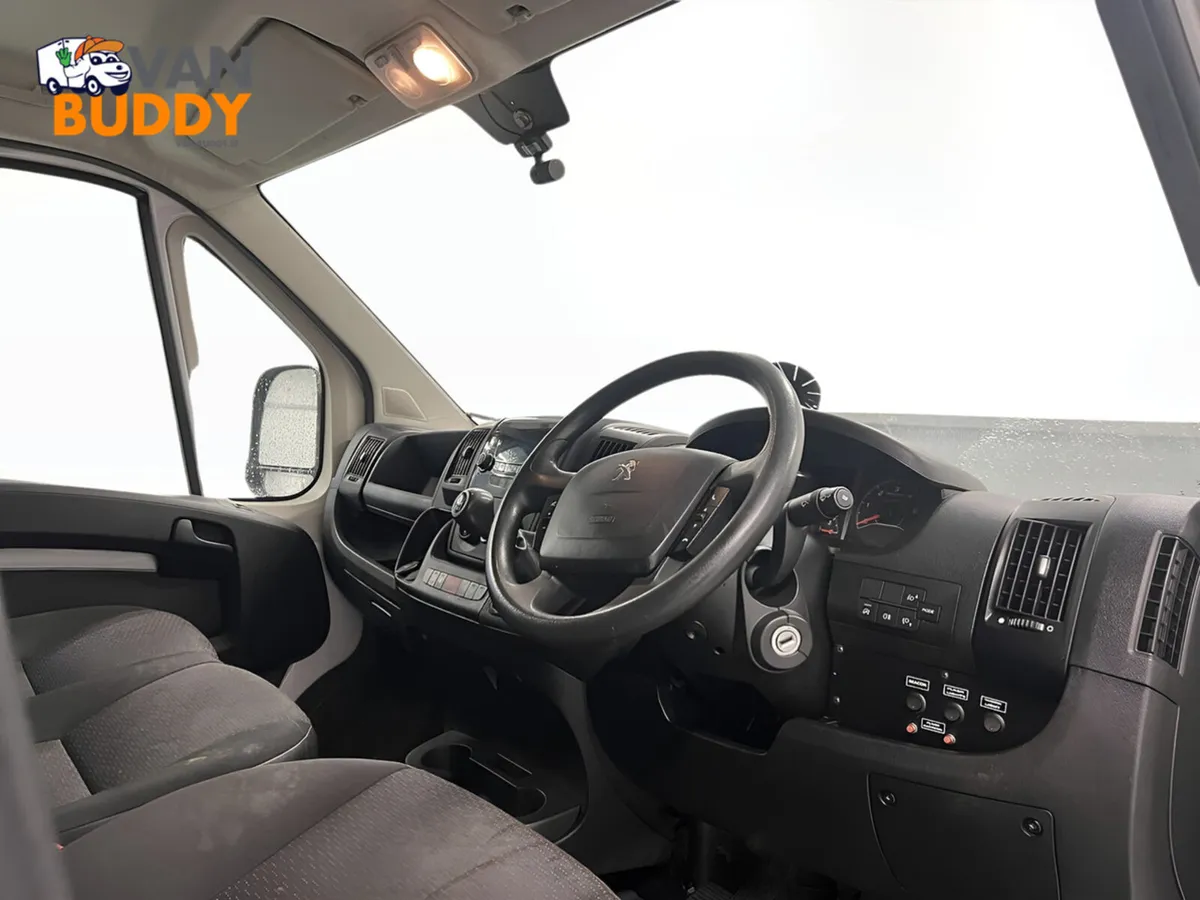 2022 Peugeot Boxer Dropside Van - Image 4
