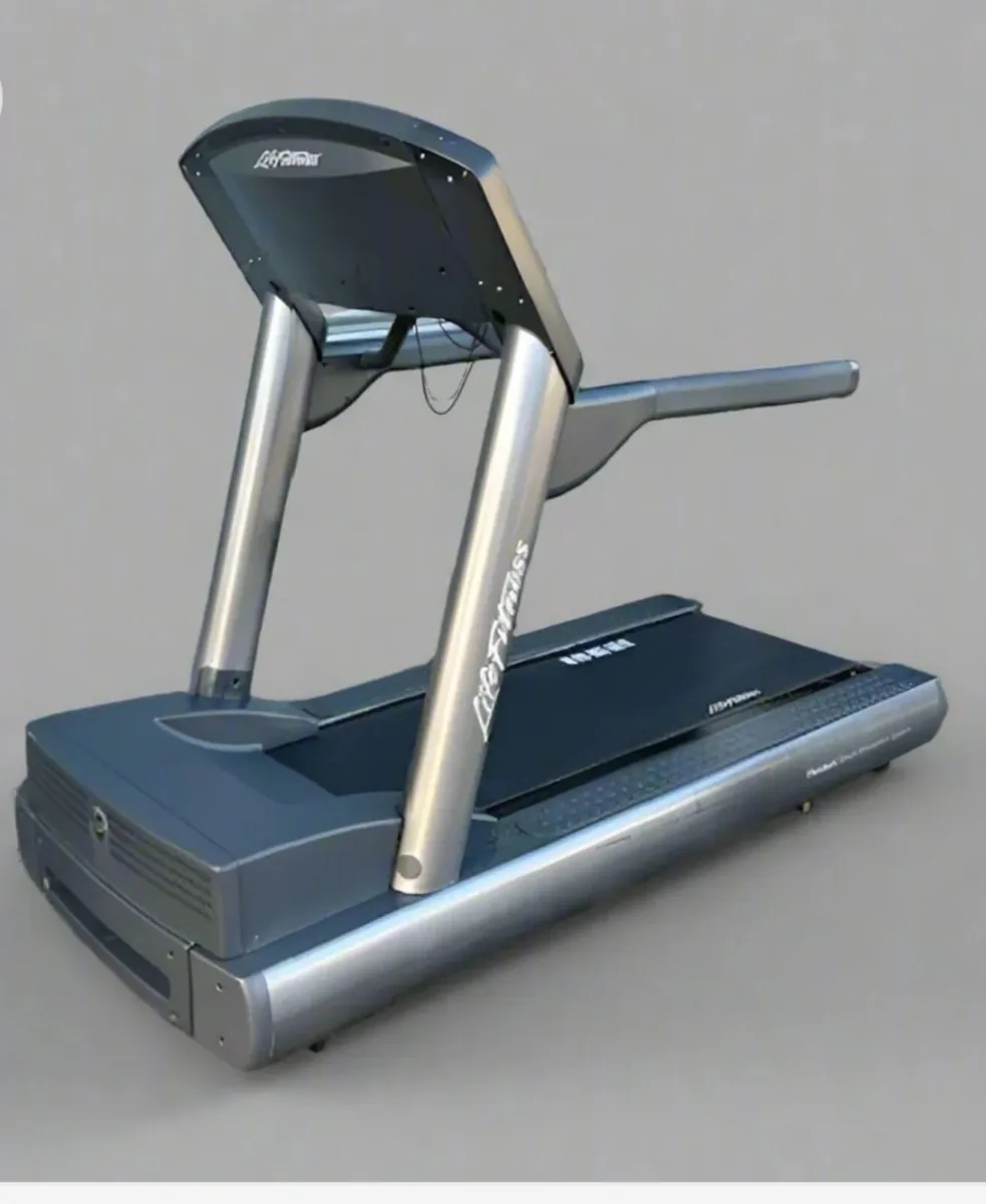 LIFE FITNESS TREADMILL - Image 4