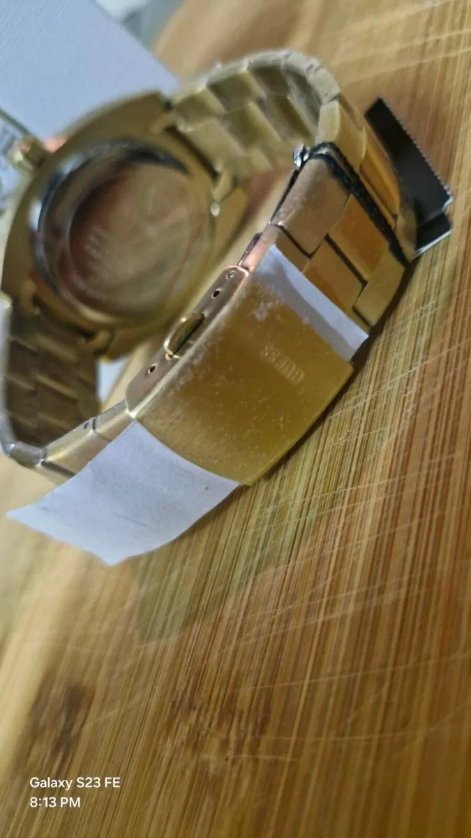 Guess gold 42 mm Black Dial Men Analog Watch- - Image 4