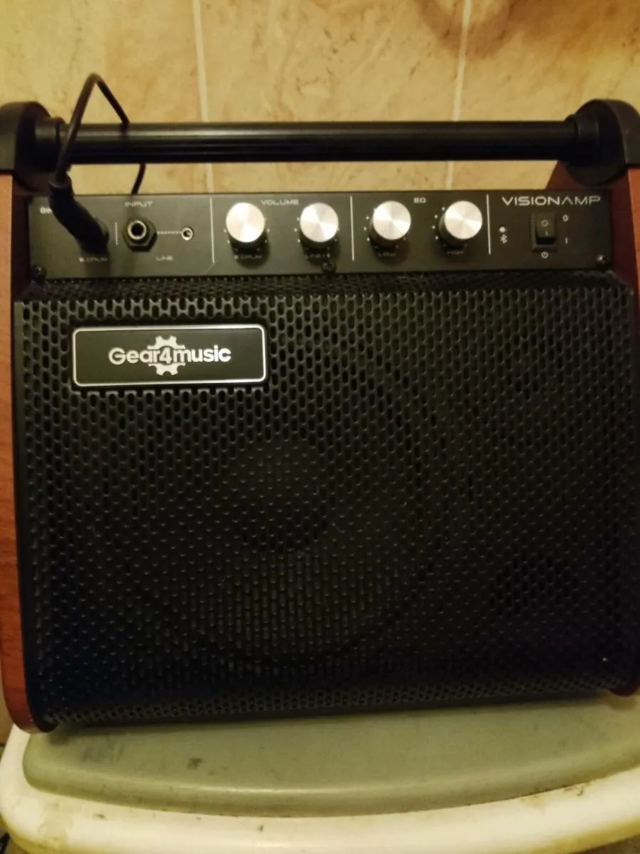 Drum set and amplifier - Image 2