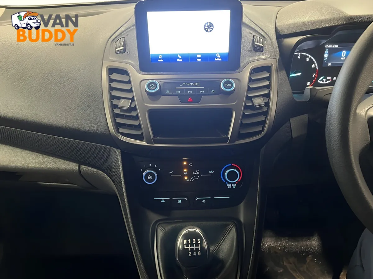 2023 Ford Transit Connect Panel Van - Image 4