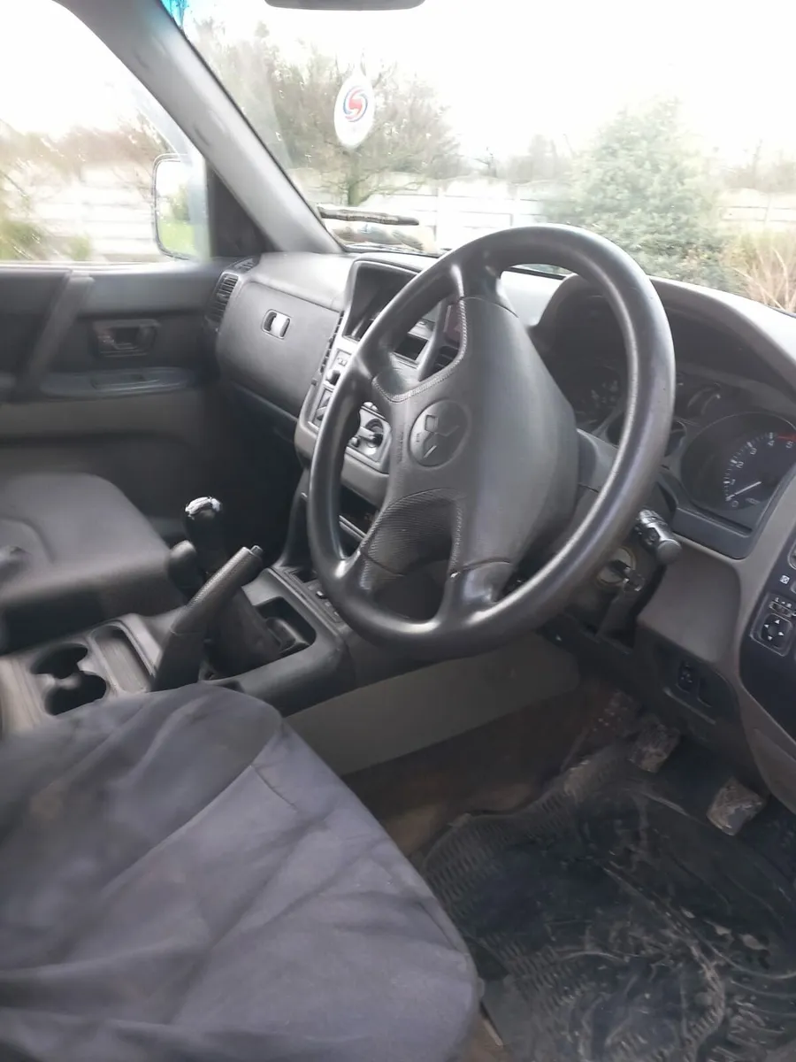 Mitisubishi Shogun - Image 3