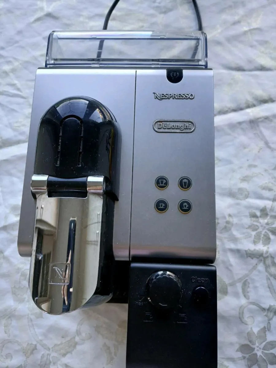 Delonghi Coffee maker in superb condition. - Image 1