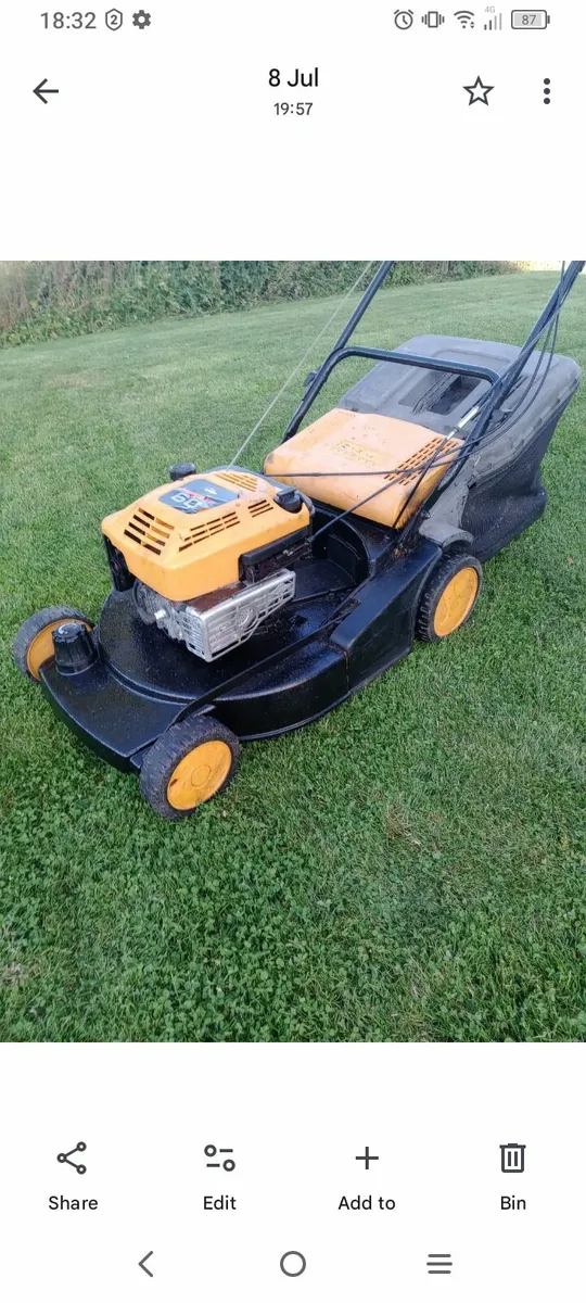 Self drive lawnmower