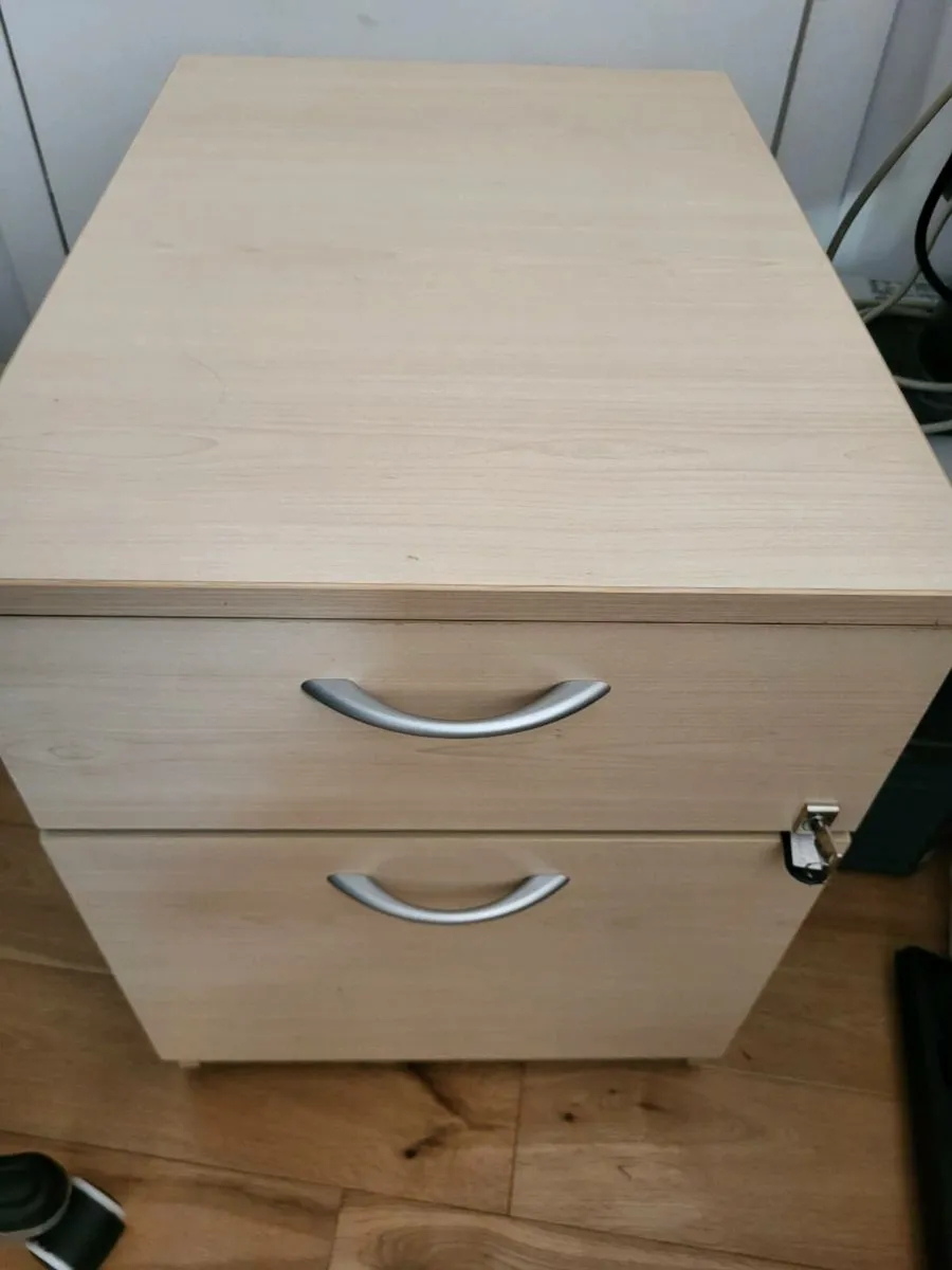 Small filing cabinet - Image 1