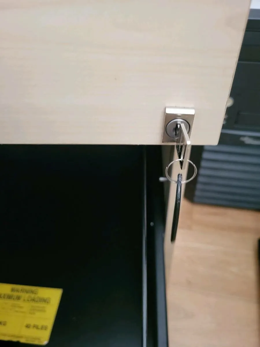 Small filing cabinet - Image 2