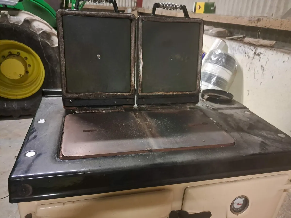 Rayburn oil range - Image 3