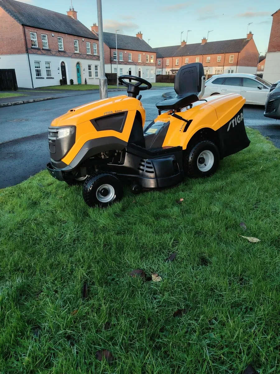 Stiga ride on lawnmower - Image 1