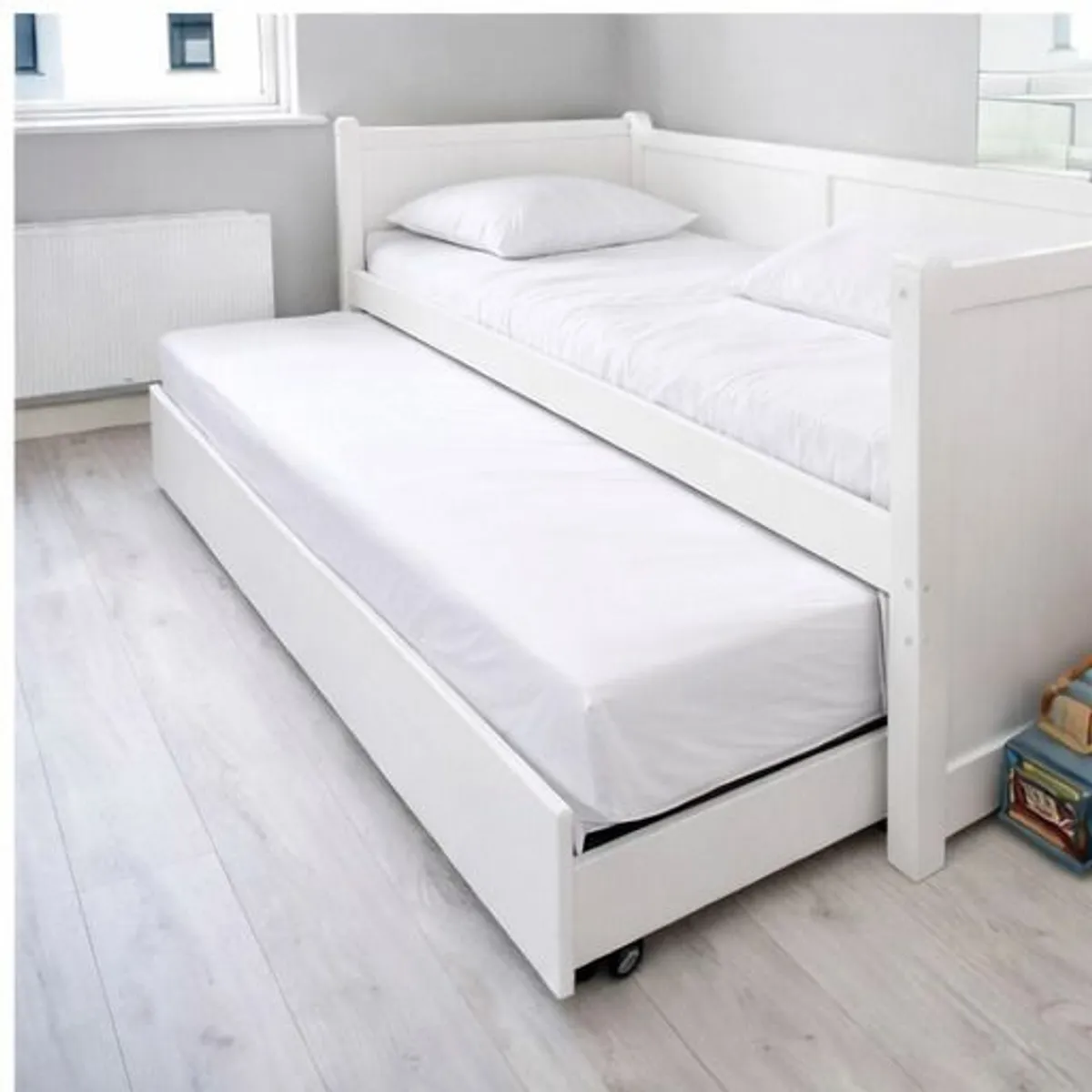 Harvey Norman Somerset Daybed with Trundle and 2 Memory Dream Mattresses [As New] - Image 2
