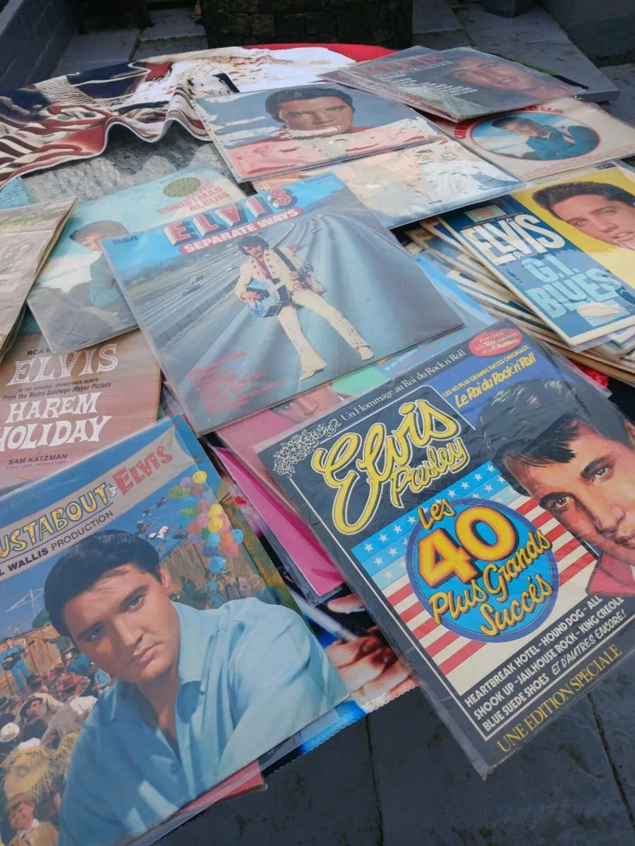 RECORDS RECORDS - Image 4