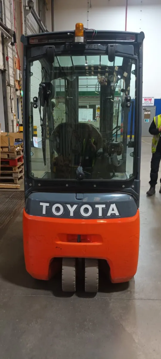 Toyota forklifts - Image 2