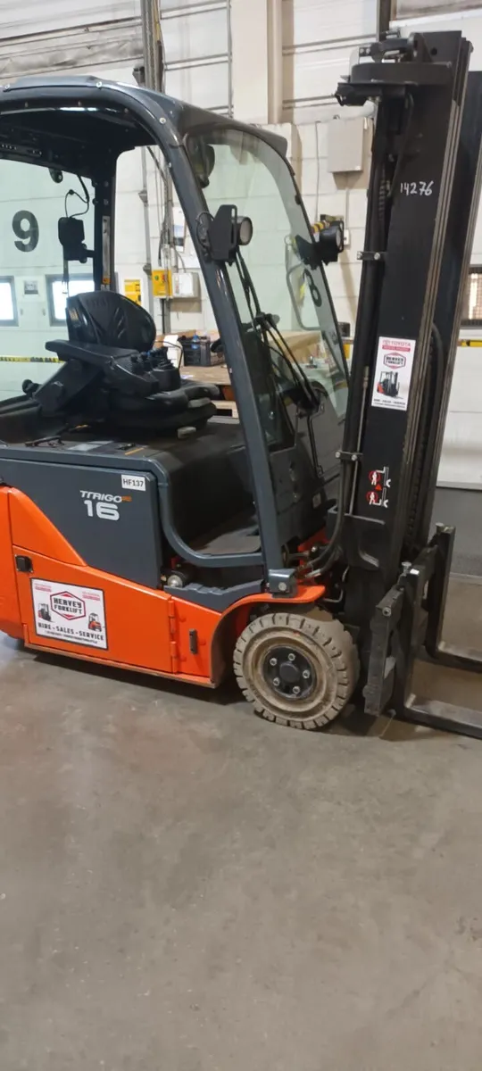 Toyota forklifts - Image 1