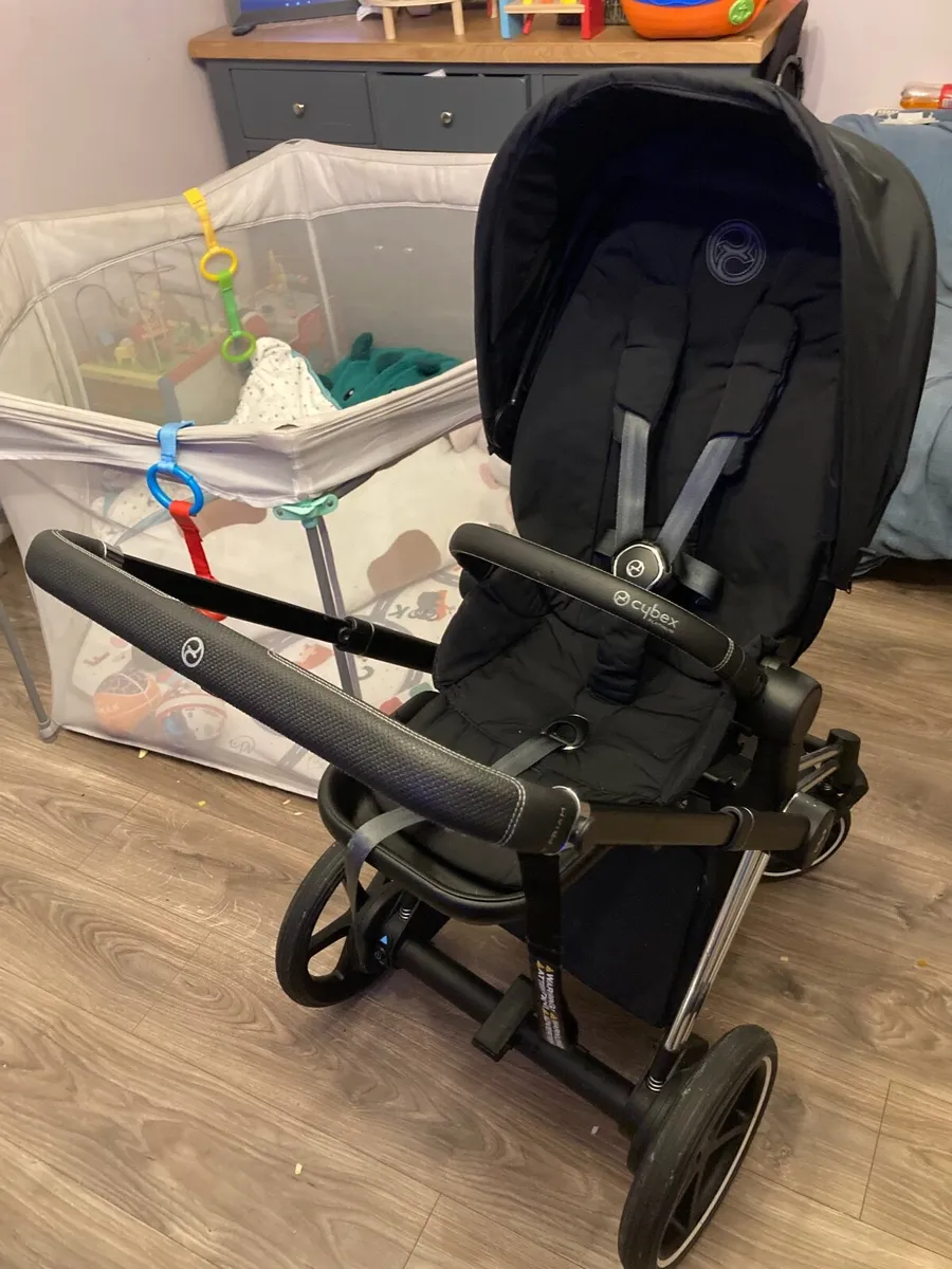 Electric CYBEX e-Priam  version 4 pushchair - Image 1