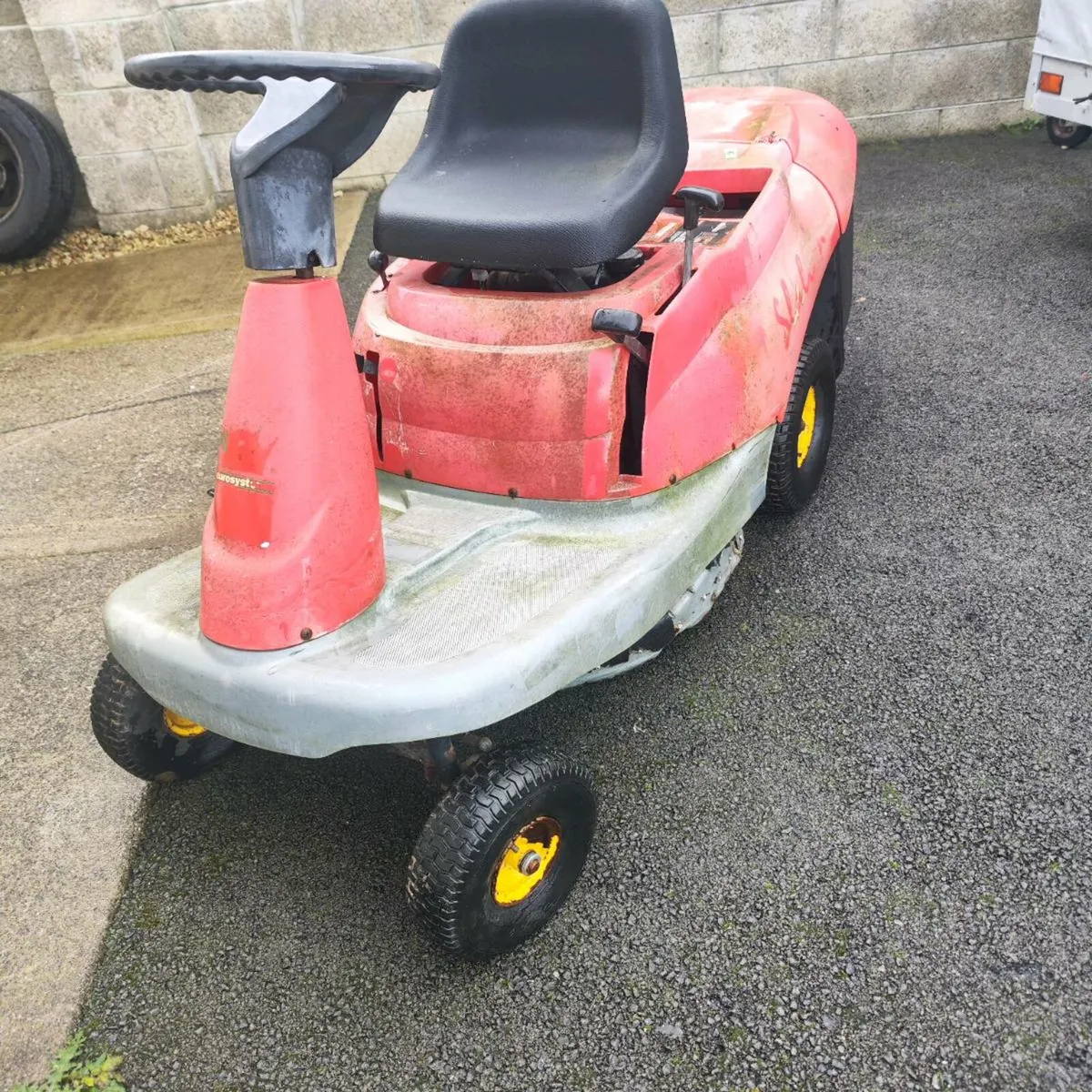 Lawnmower tractor - Image 3