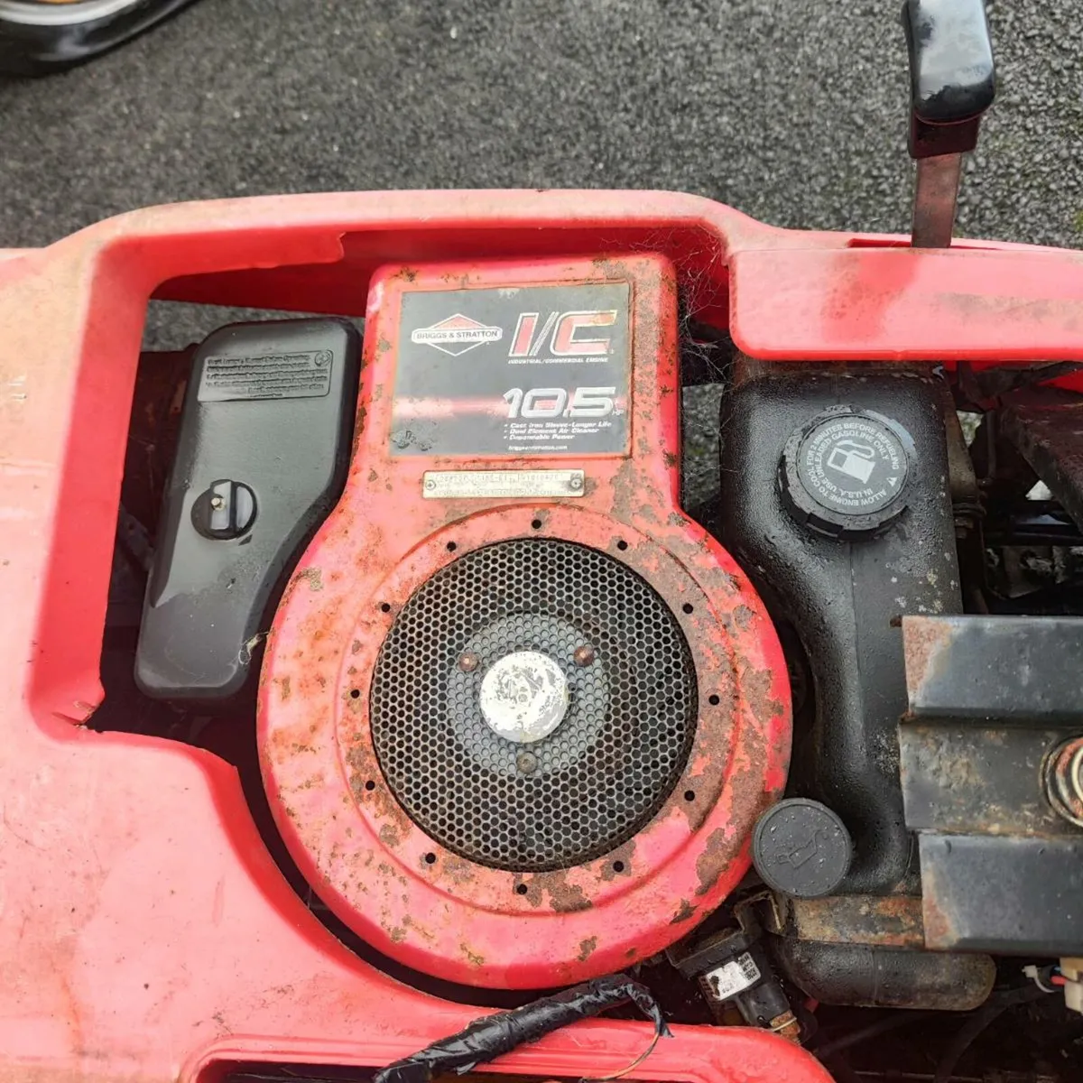 Lawnmower tractor - Image 4