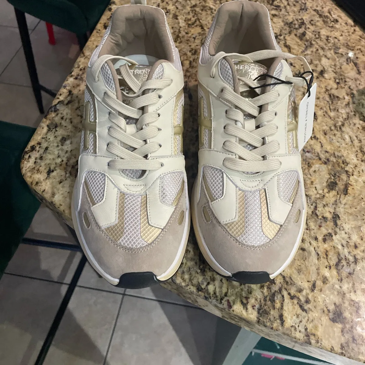 Another TrendShoes - Image 1