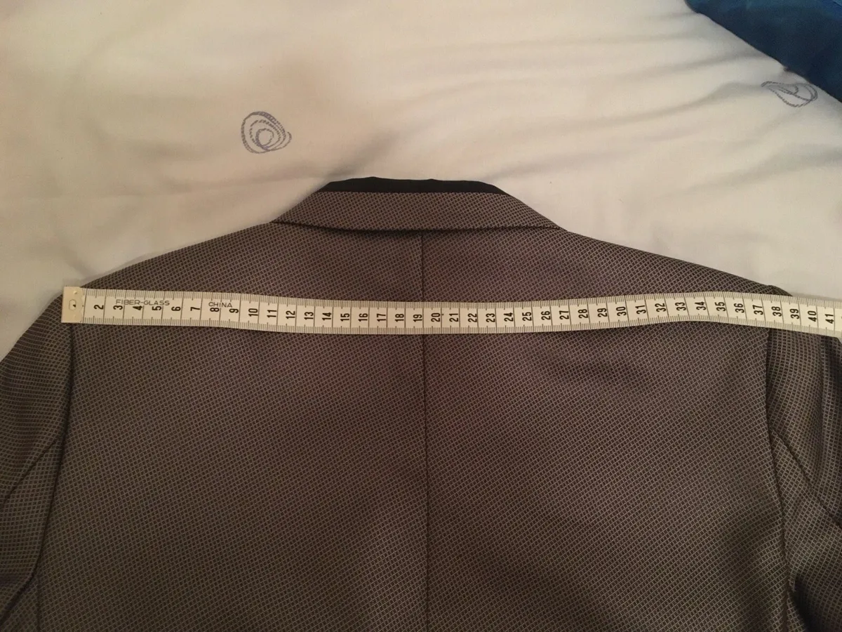 Boys communion/ occasion suit - Like New - Image 3