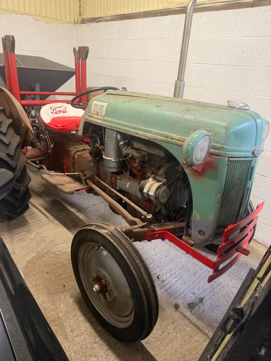 6 vintage tractors - Image 2