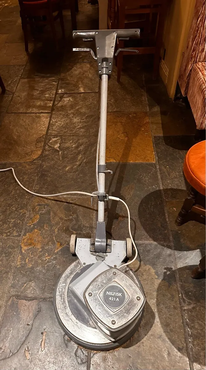 Nilfisk 421A floor polisher / buffer - Image 2