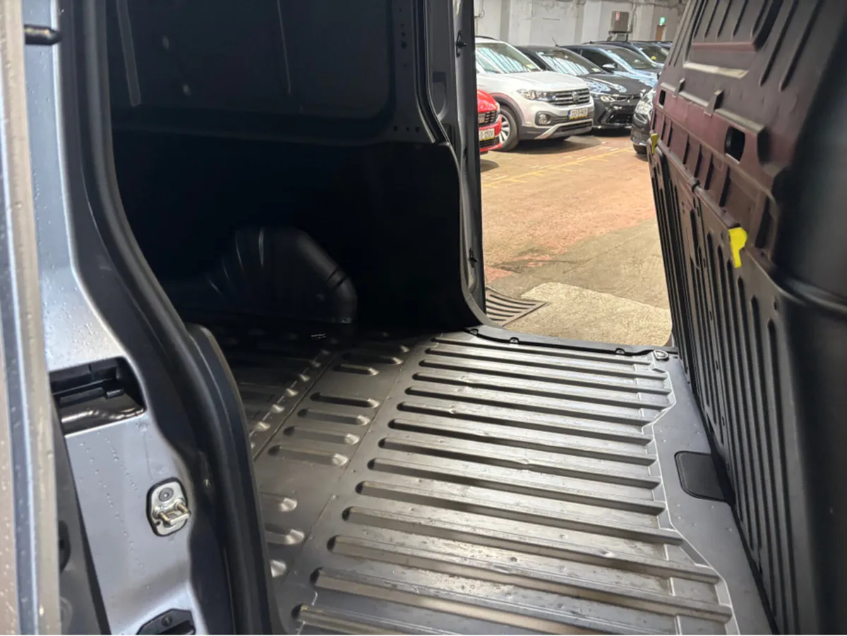 Fiat Doblo 1.5 LWB 3 seat 6 speed price €12195 plu - Image 2