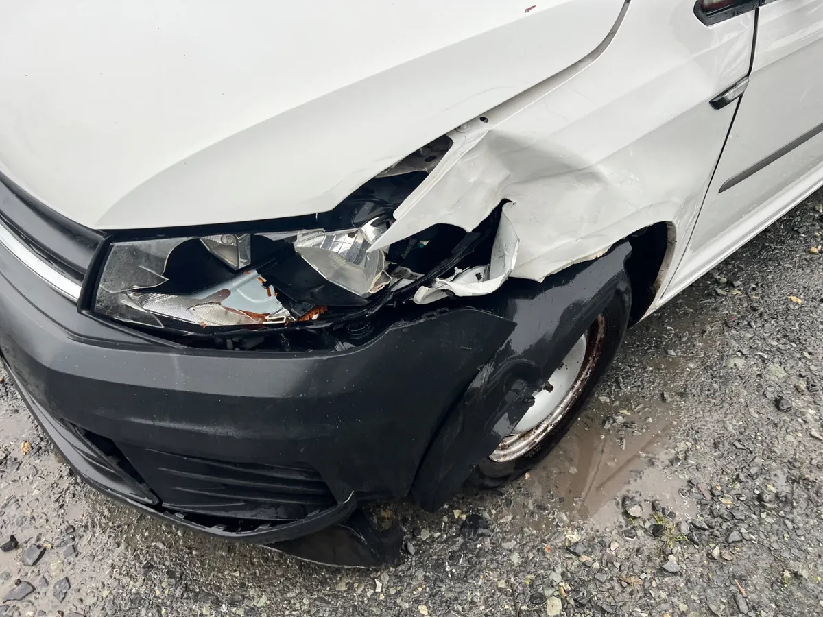 2017 Vw Caddy 2.0 Tdi driving - Image 4