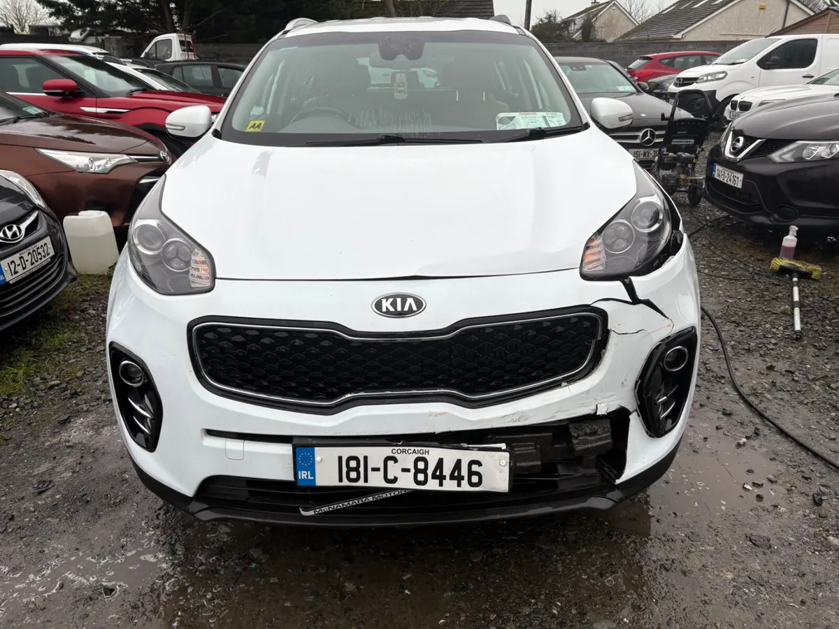 181 Kia Sportage 1.7 Dsl high spec light damage - Image 3