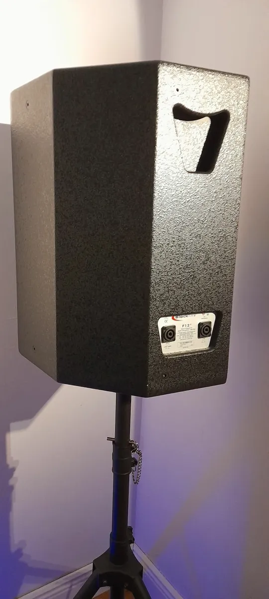 Set of martin audio speakers - Image 2