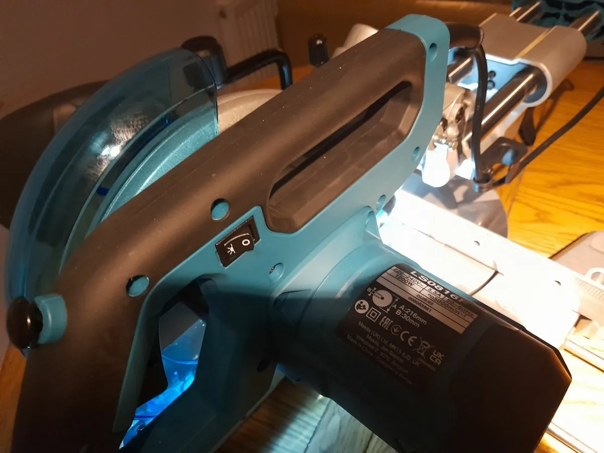 Makita 216 new mitresaw - Image 2