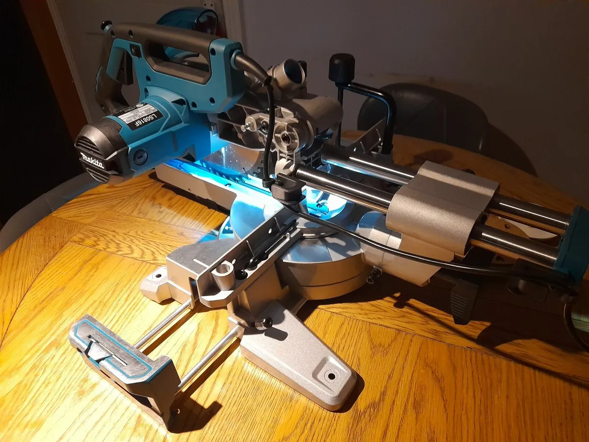 Makita 216 new mitresaw - Image 3